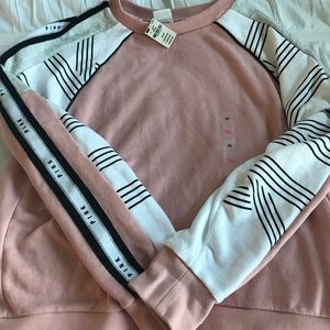 NWT PINK sweatshirt perfect for fall!!